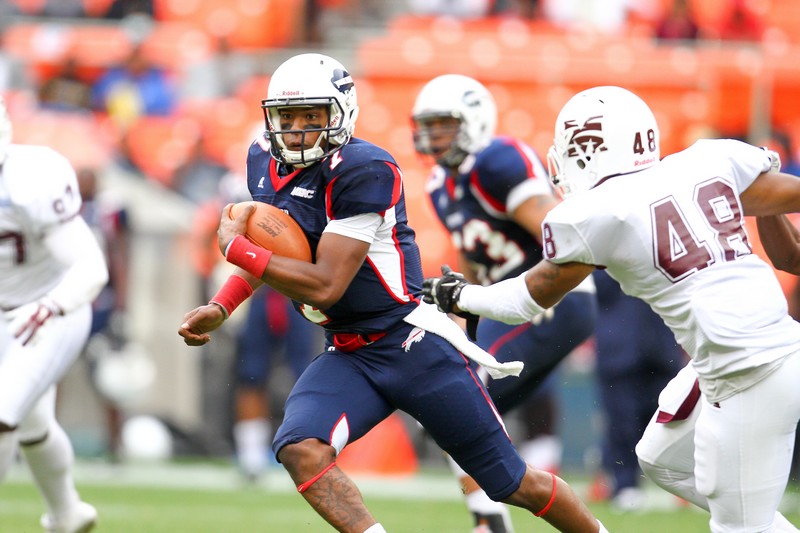 Howard Downs Morehouse In Nation's Football Classic, 3517