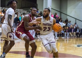 Virginia Union holds off feisty Shaw to win seventh straight