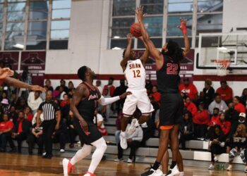 Streaking Shaw takes down Winston Salem State on Thomas late hoop