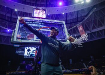 Kenneth Blakeney, Howard