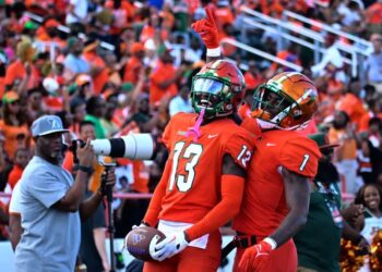 Ken Griffey Jr. makes appearance at Florida A&M homecoming football game