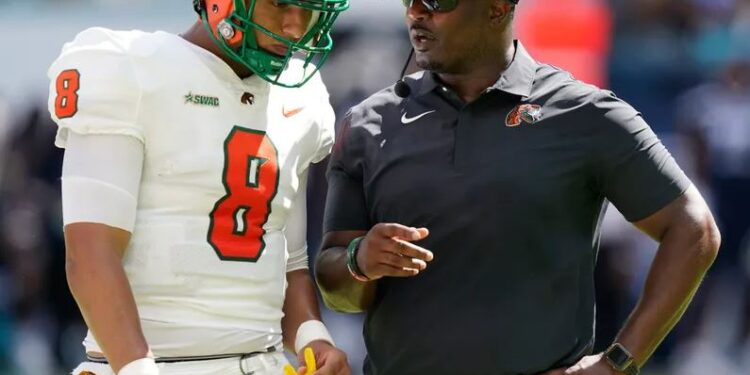The Florida A&M offense hadn't been consistent as Willie Simmons would like.