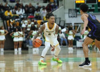 Norfolk State withstands late second-half charge to win Battle of the Bay