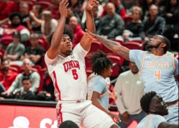 Southern runs away from UNLV in season opener