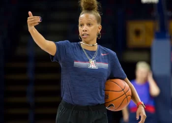 Hampton hires hometown hero to coach women’s basketball