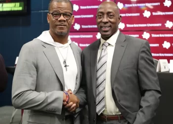 Cris Dishman looks forward to coach against former NFL teammate Bubba McDowell in SWAC
