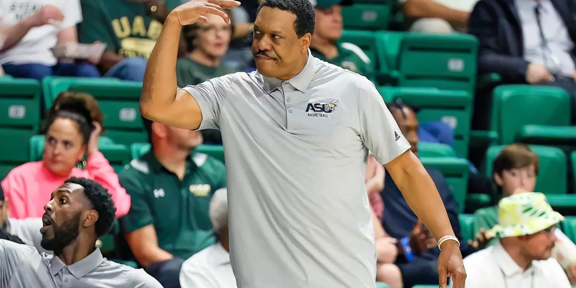HBCU men's basketball coach resigns to take new position 1 HBCU Coach Tony Madlock