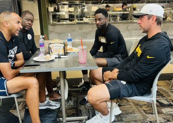 HBCU basketball coach meets with Aaron Rodgers & Dallas Mavericks GM