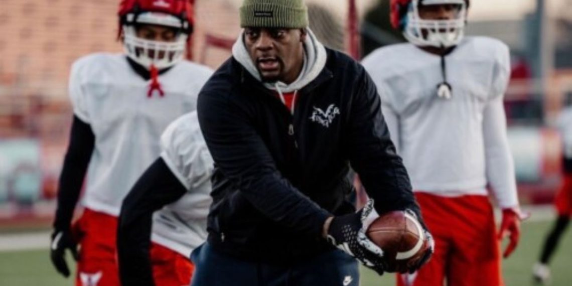 Report: Clinton Portis is no longer DeSean Jackson's running back coach 1 Add a heading 10