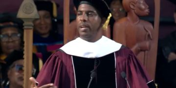 NBA star Chris Paul delivers final assist to Morehouse College graduates 3 NBA star Chris Paul delivers final assist to Morehouse College graduates