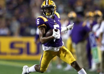 Former 4-star wide receiver recruit commits to Allen