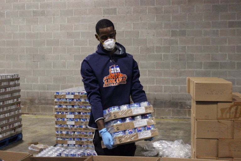 Lincoln Men’s basketball members volunteer to help those affected by COVID-19 virus