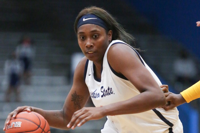 Ameshya Williams-Holliday drafted to the Indiana Fever with 25th overall pick