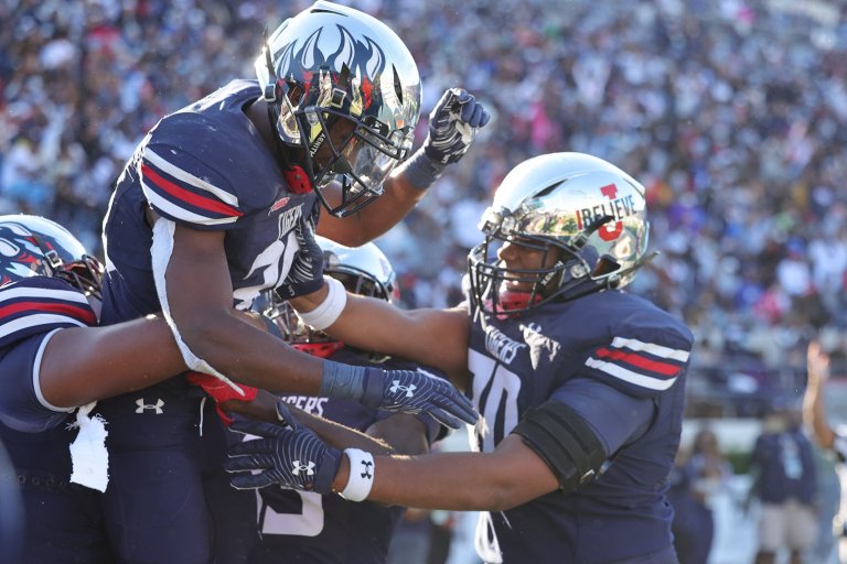 Jackson State football players stand by Deion Sanders amid move to Colorado