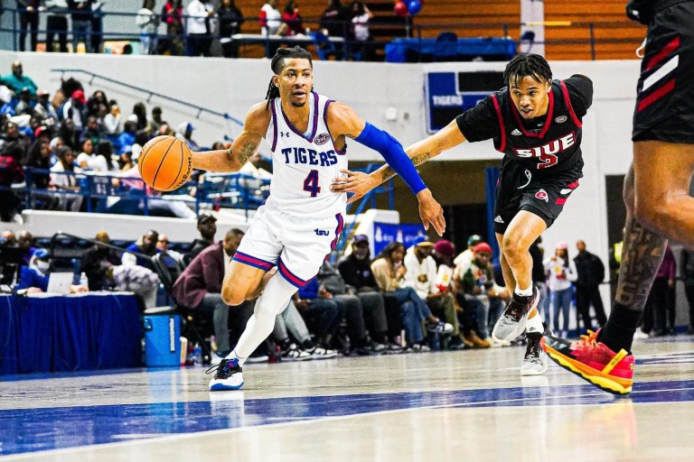 Clay goes off for 40 as Tennessee State scores 100 points in win over SIUE