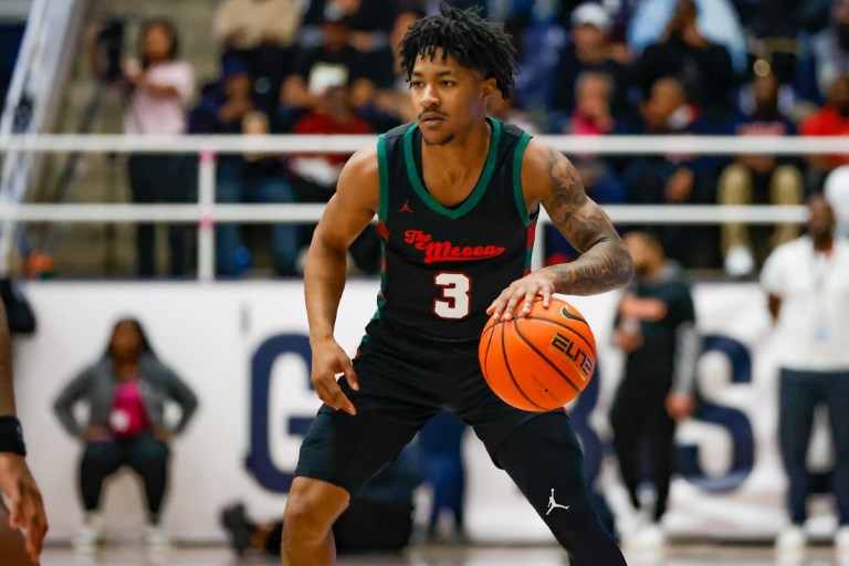 Howard starting point guard Elijah Hawkins hits transfer portal