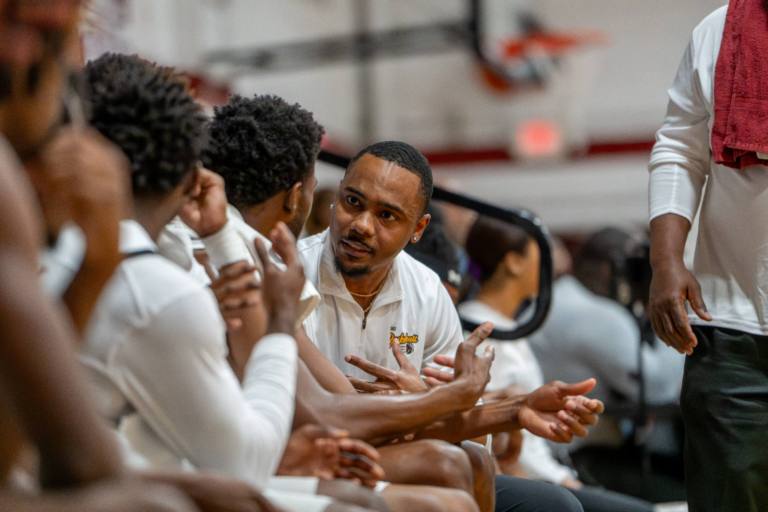 Shaw elevates Wykevin Bazemore to full-time men’s basketball coach